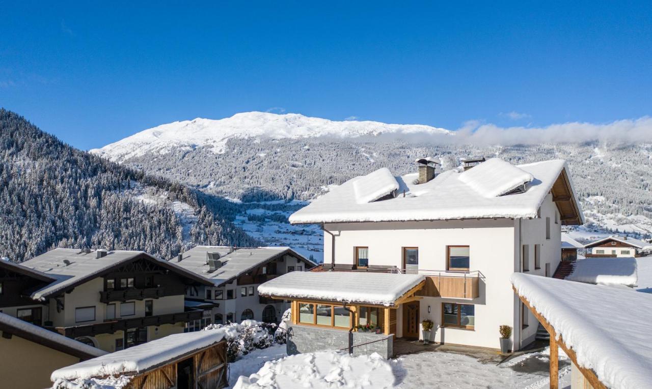 Appartement Pitztal-Hochzeiger Inclusive Pitztal-Sommer Card Йерценс Екстериор снимка